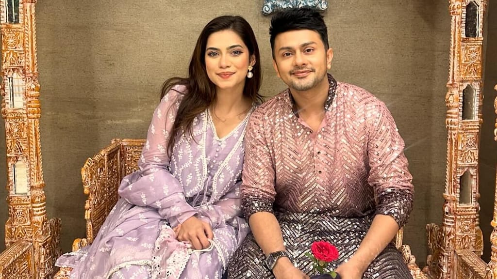 Awez DarbarΒ andΒ Nagma Mirajkar